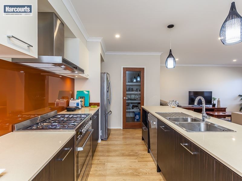 12 Ravensbourne Crescent, North Lakes QLD 4509