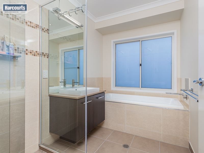 12 Ravensbourne Crescent, North Lakes QLD 4509