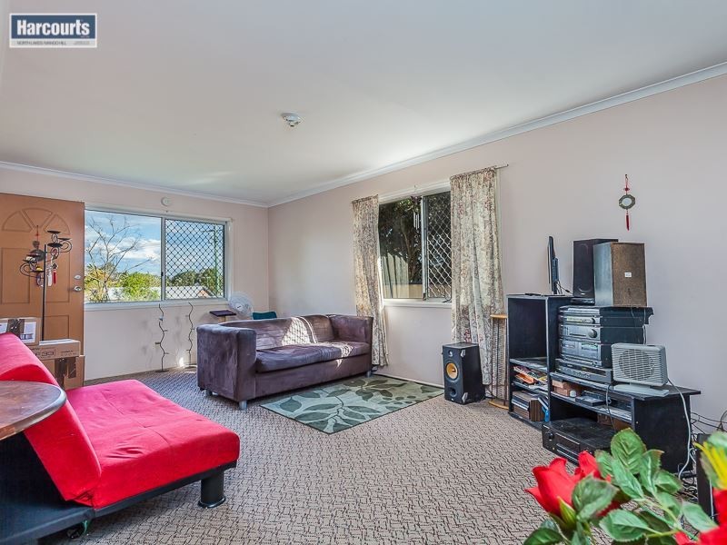 1 Dumbarton Drive, Kallangur QLD 4503