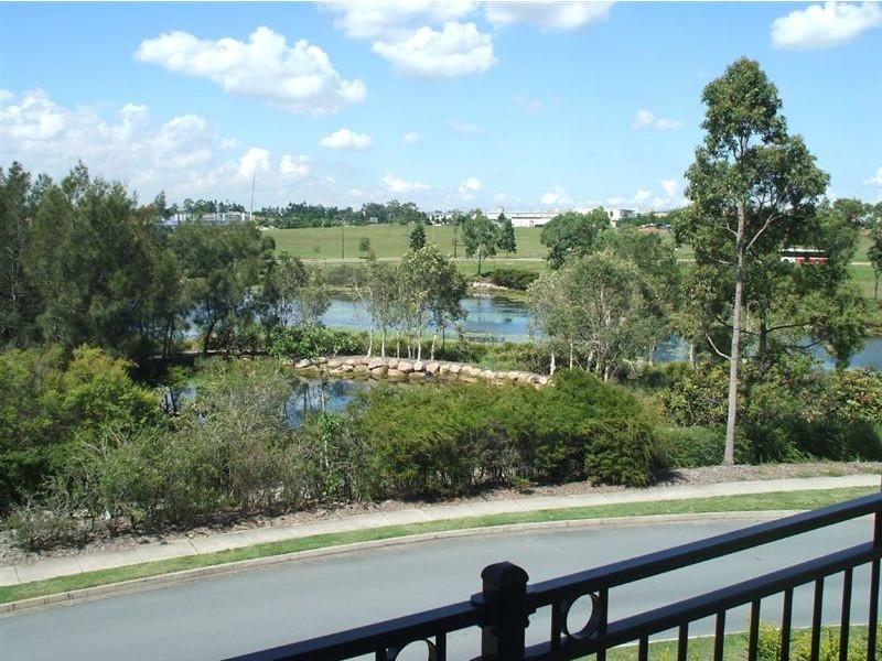 22 Lochside Drive, North Lakes QLD 4509