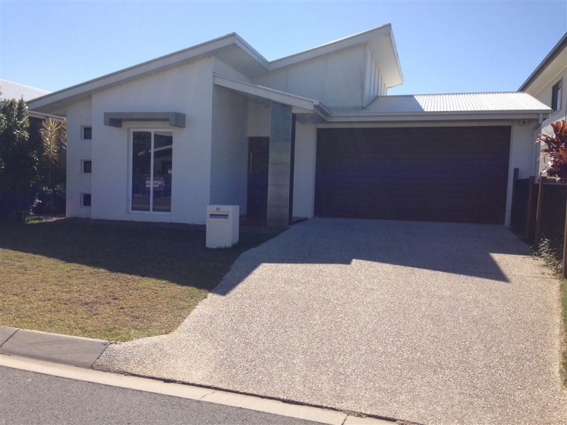 33 Williams Crescent, North Lakes QLD 4509