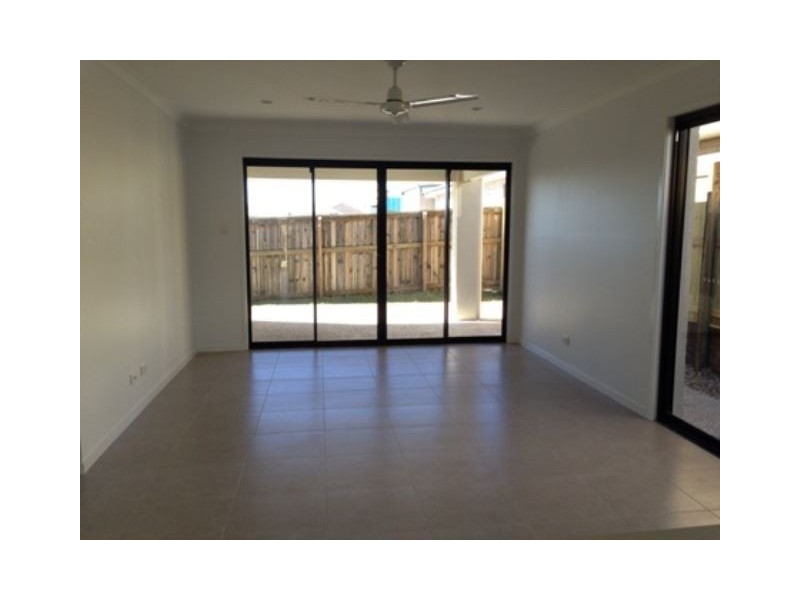 30 Nullarbor circuit, North Lakes QLD 4509