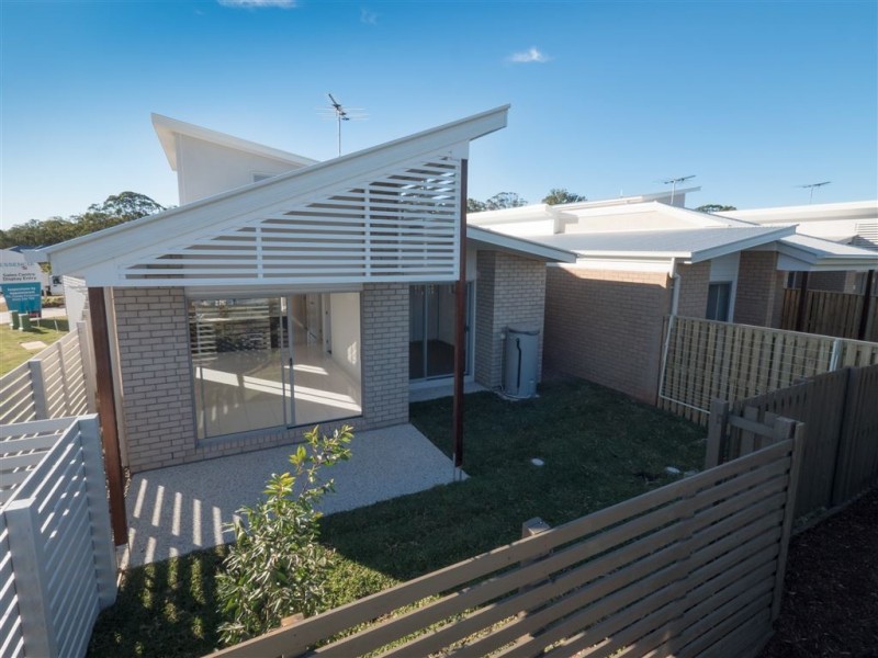 8 Poinciana Lane, Dakabin QLD 4503