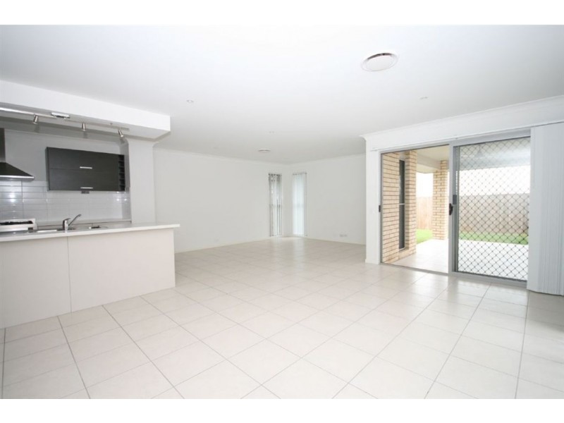 10 Rawlins Crescent, North Lakes QLD 4509