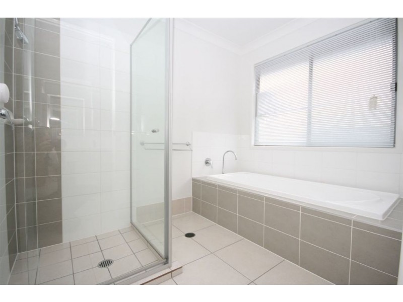 10 Rawlins Crescent, North Lakes QLD 4509
