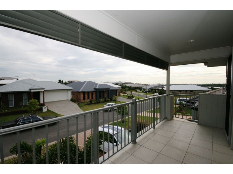 10 Rawlins Crescent, North Lakes QLD 4509