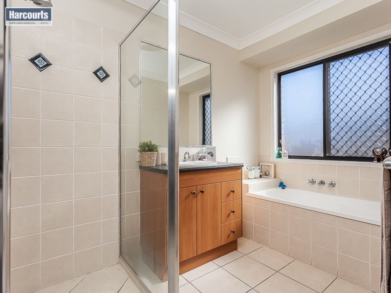 10 Willandra Parade, North Lakes QLD 4509