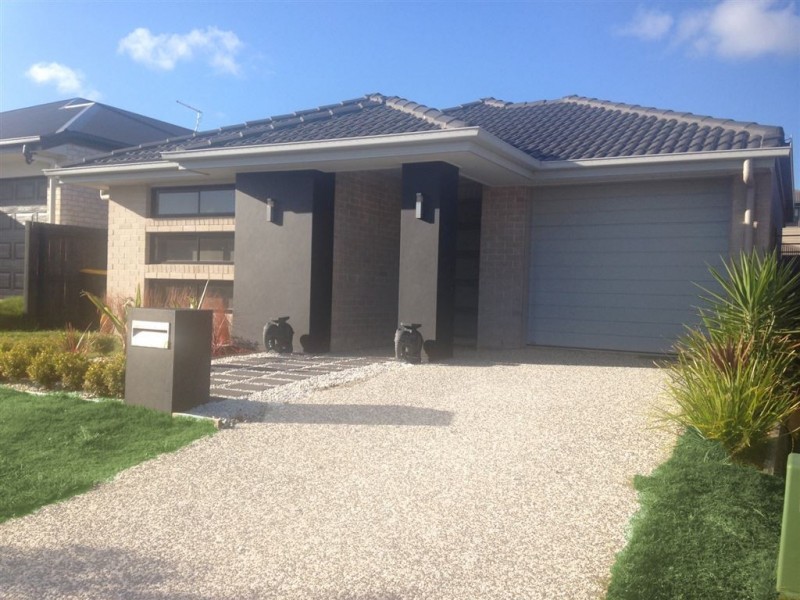 7 Ravensbourne Crescent, North Lakes QLD 4509
