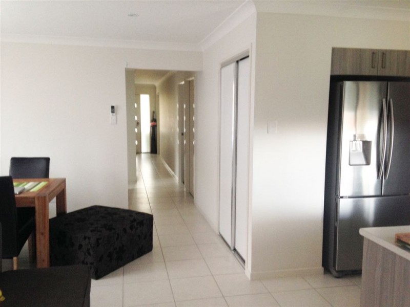 7 Ravensbourne Crescent, North Lakes QLD 4509