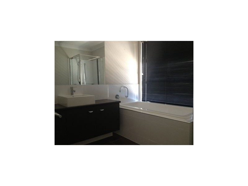 16 Calder Street, North Lakes QLD 4509