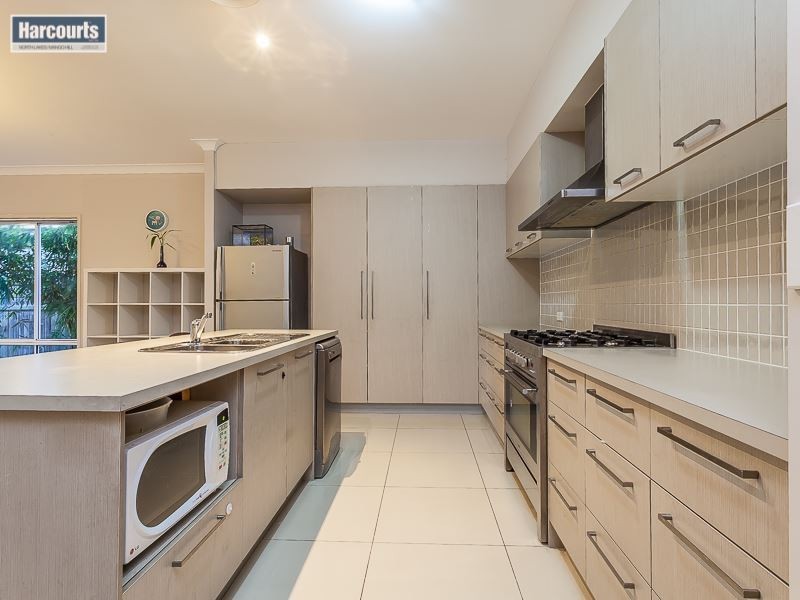7 Silkyoak Court, North Lakes QLD 4509