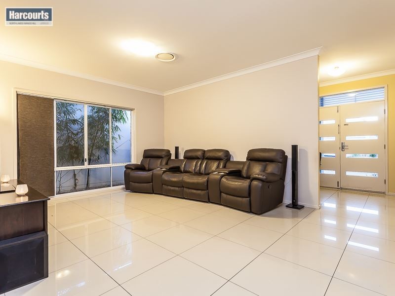 7 Silkyoak Court, North Lakes QLD 4509