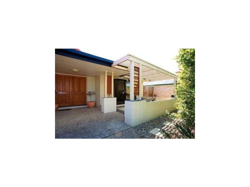 8 Southerden Drive, North Lakes QLD 4509
