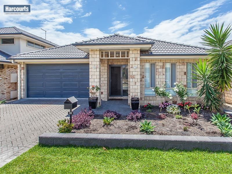 16 Chase Crescent, North Lakes QLD 4509
