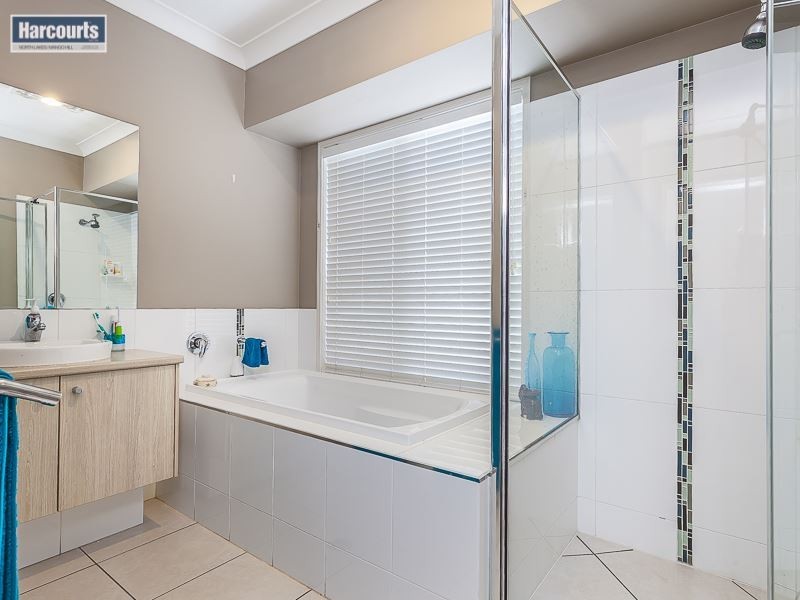 16 Chase Crescent, North Lakes QLD 4509