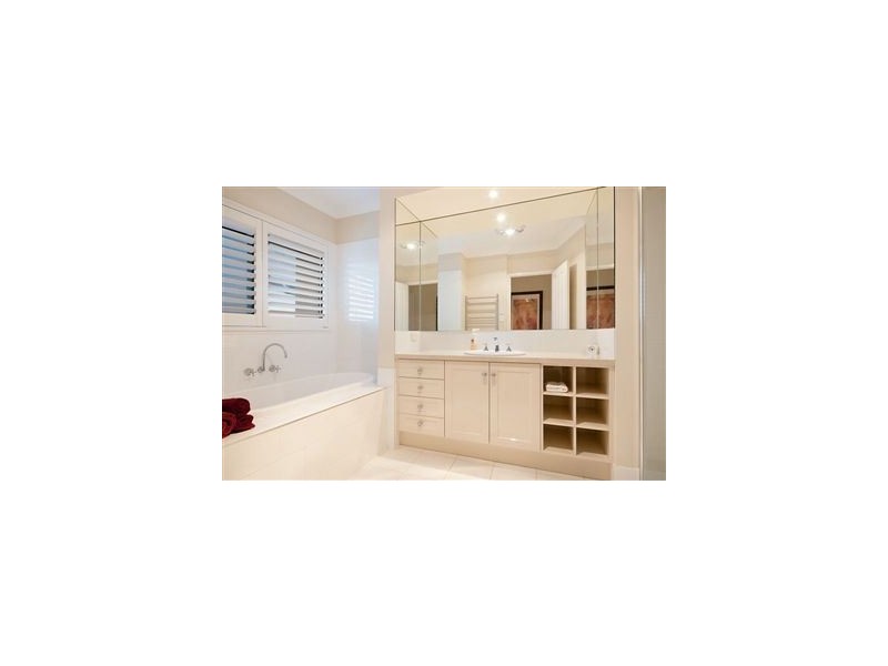 23 Azienda Place, Bridgeman Downs QLD 4035