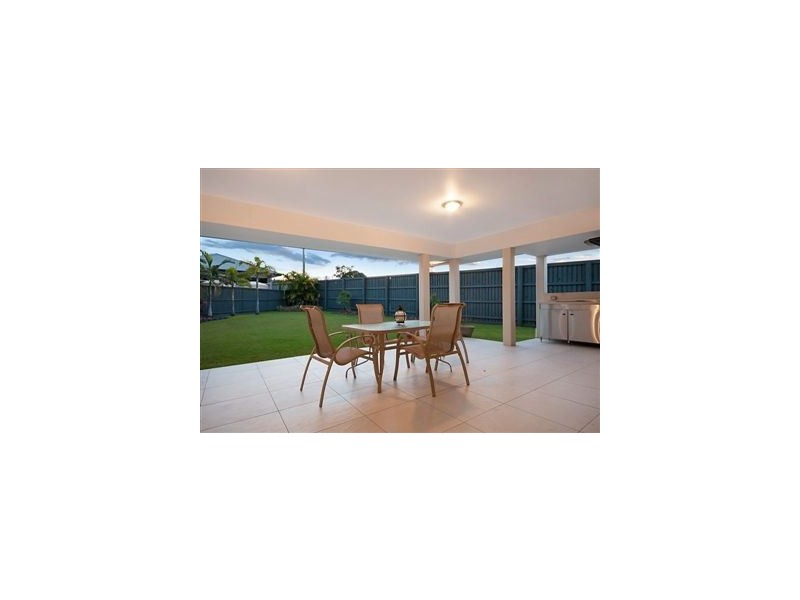 23 Azienda Place, Bridgeman Downs QLD 4035