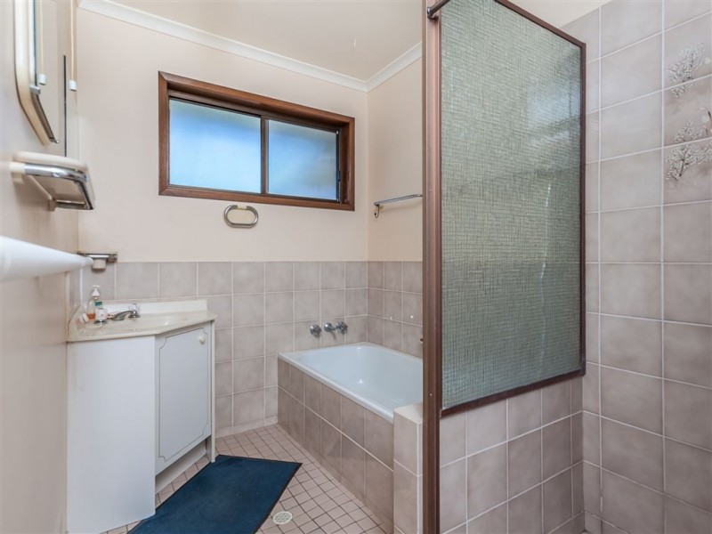 4 Wairoa Drive, Strathpine QLD 4500