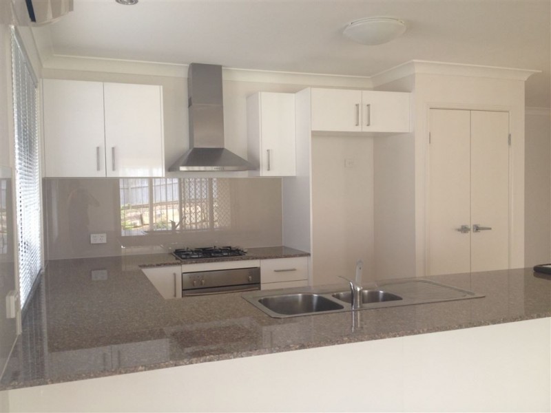 14 Mackintosh Drive, North Lakes QLD 4509