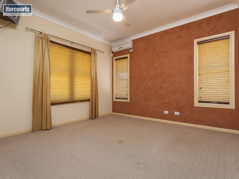 8 Glorious Court, North Lakes QLD 4509