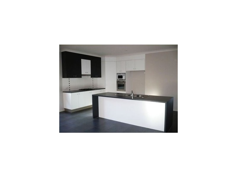 14 Birdwing Court, Kallangur QLD 4503