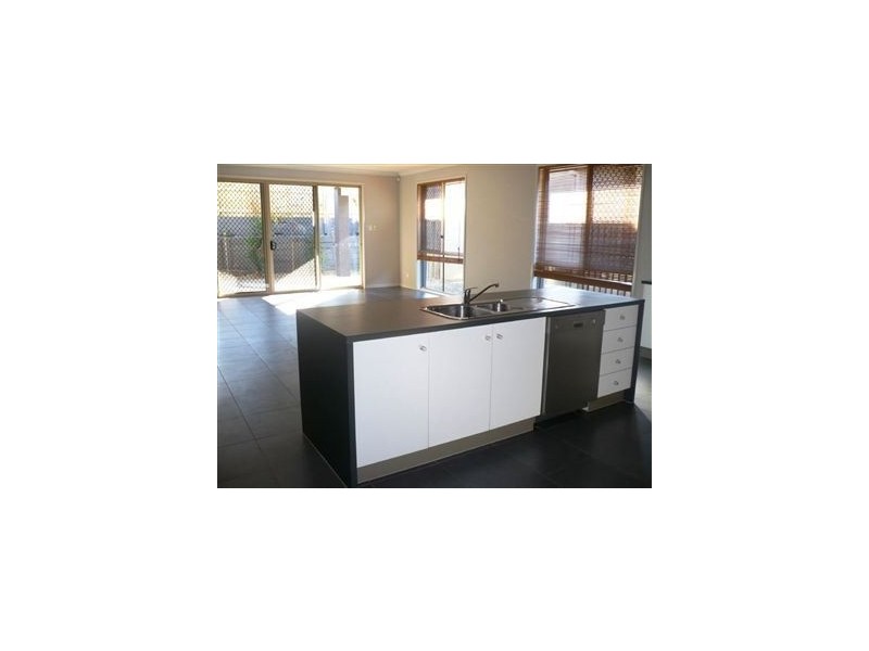 14 Birdwing Court, Kallangur QLD 4503