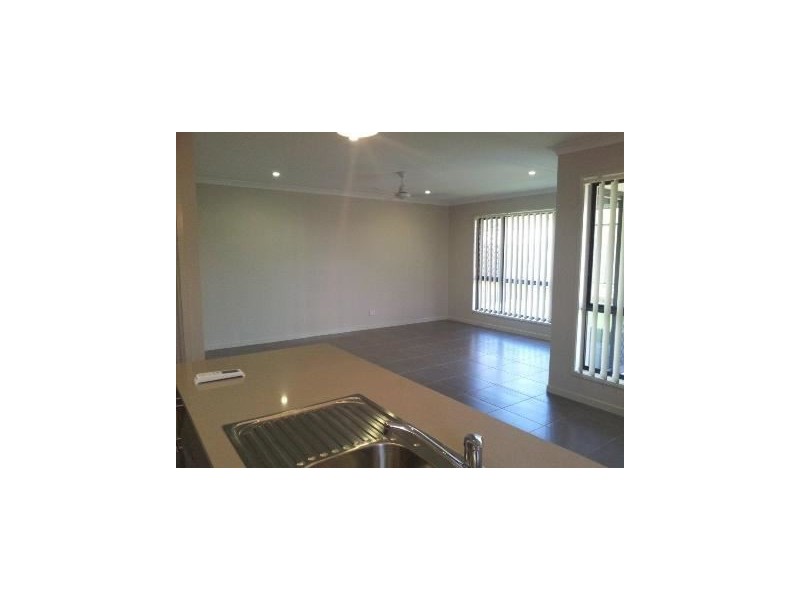 40 Cowen Terrace, North Lakes QLD 4509