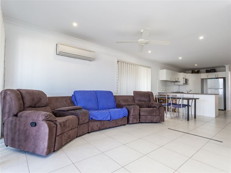1/9 Lorikeet Parade, Dakabin QLD 4503