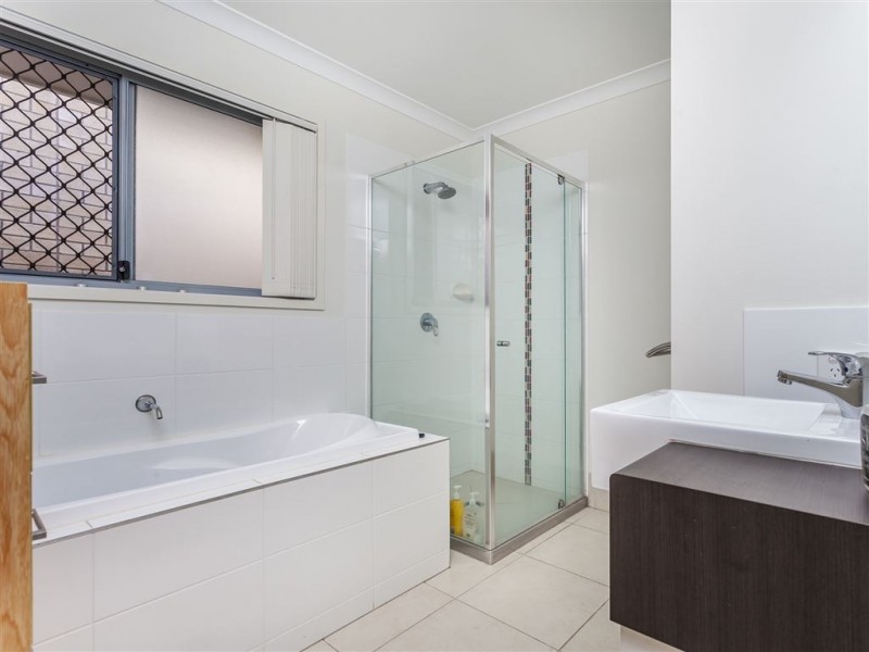 1/9 Lorikeet Parade, Dakabin QLD 4503