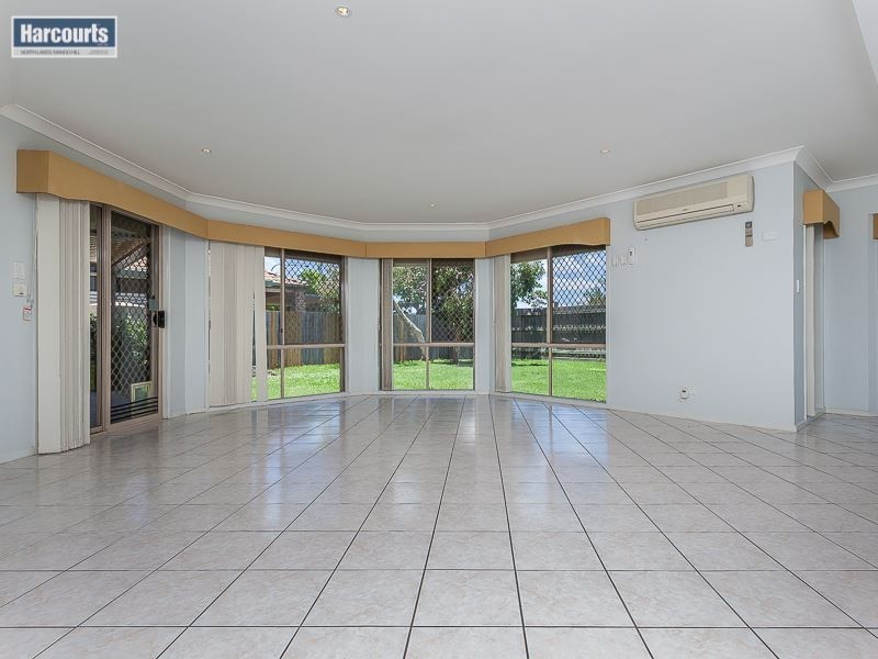8 Whitfield Crescent, North Lakes QLD 4509