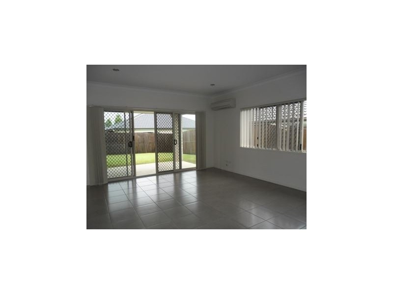 15 Warabi Crescent, North Lakes QLD 4509