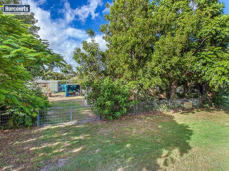 9 Robert Street, Clontarf QLD 4019