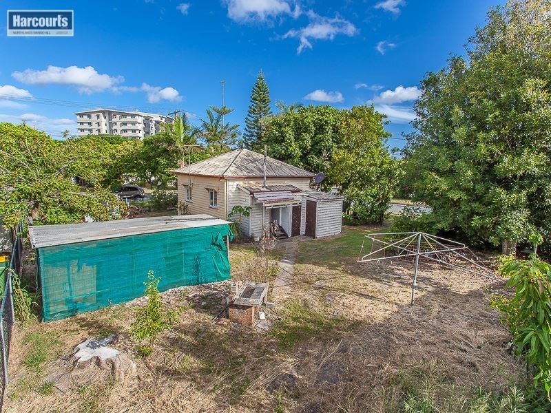 9 Robert Street, Clontarf QLD 4019