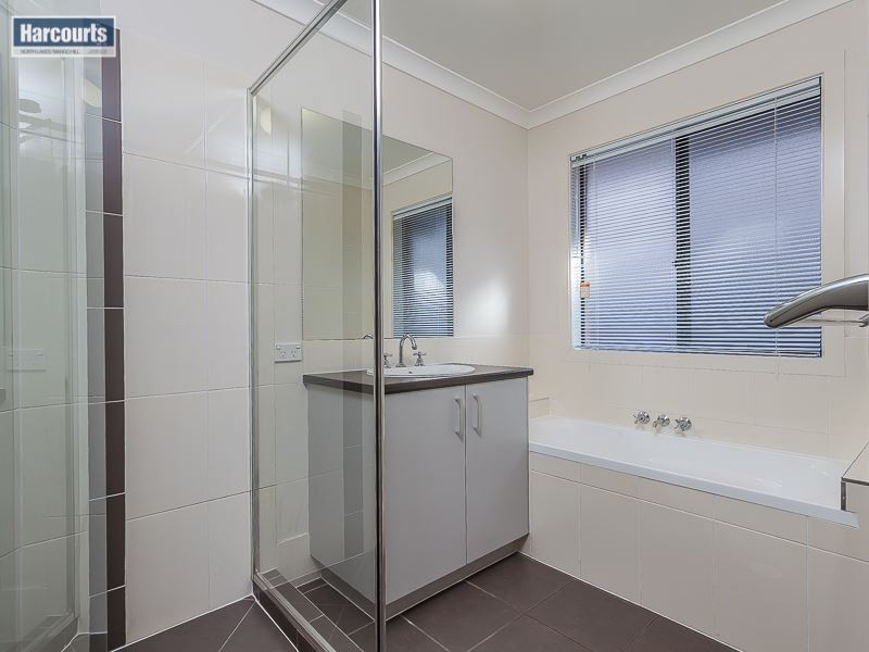 68 Mackintosh Drive, North Lakes QLD 4509