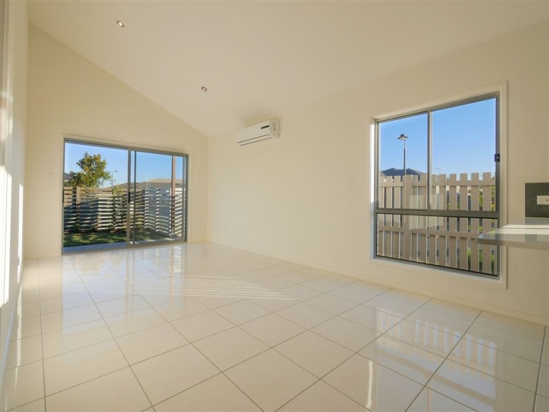 4 Poinciana Lane, Dakabin QLD 4503