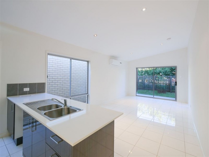 1 Poinciana Lane, Dakabin QLD 4503