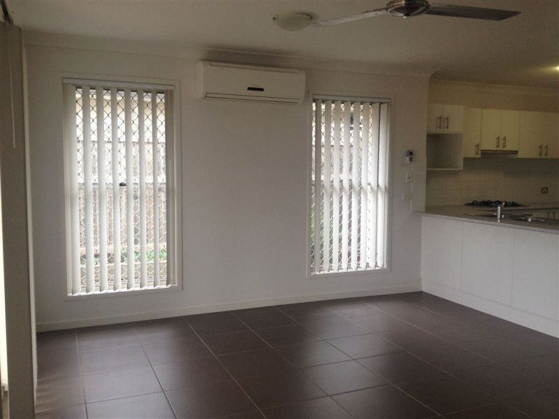 19 Cowen Terrace, North Lakes QLD 4509