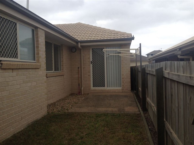 19 Cowen Terrace, North Lakes QLD 4509
