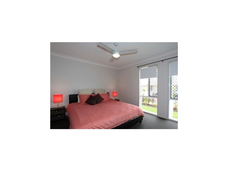 24 Chase Crescent, North Lakes QLD 4509