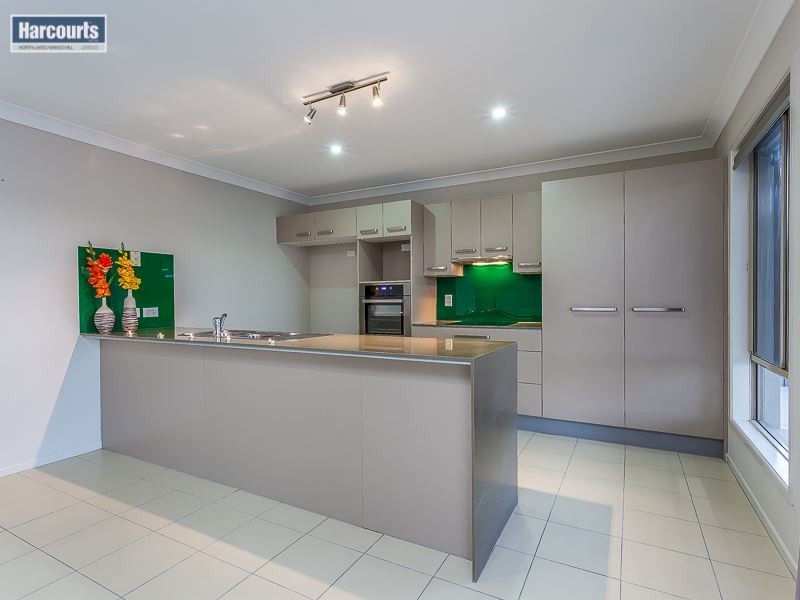 8 Coffey Court, Beachmere QLD 4510