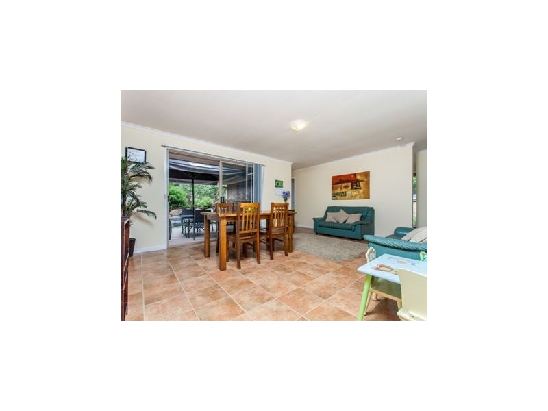 22 Cania Crescent, Petrie QLD 4502