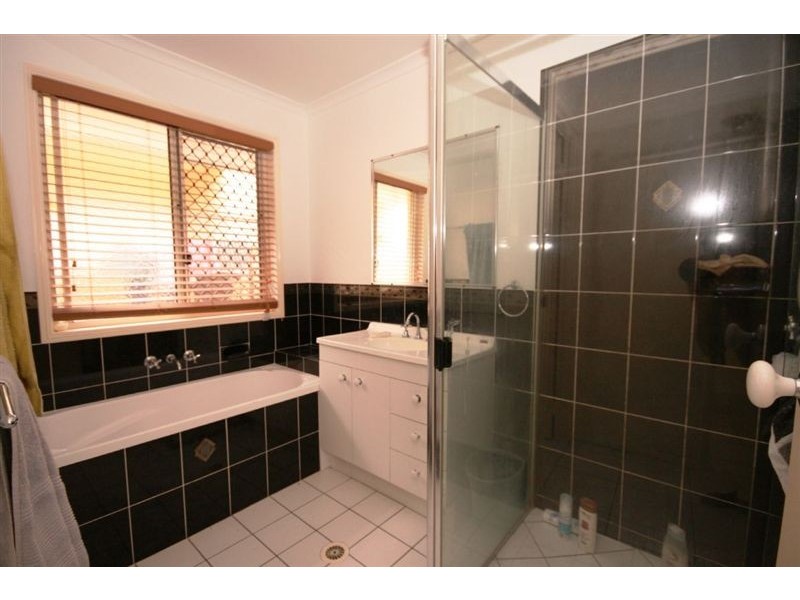 18 Southerden Drive, North Lakes QLD 4509