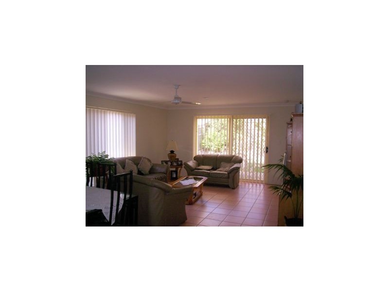 15 Wyperfield Court, North Lakes QLD 4509