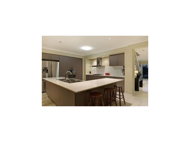 14 Nicklaus Parade, North Lakes QLD 4509