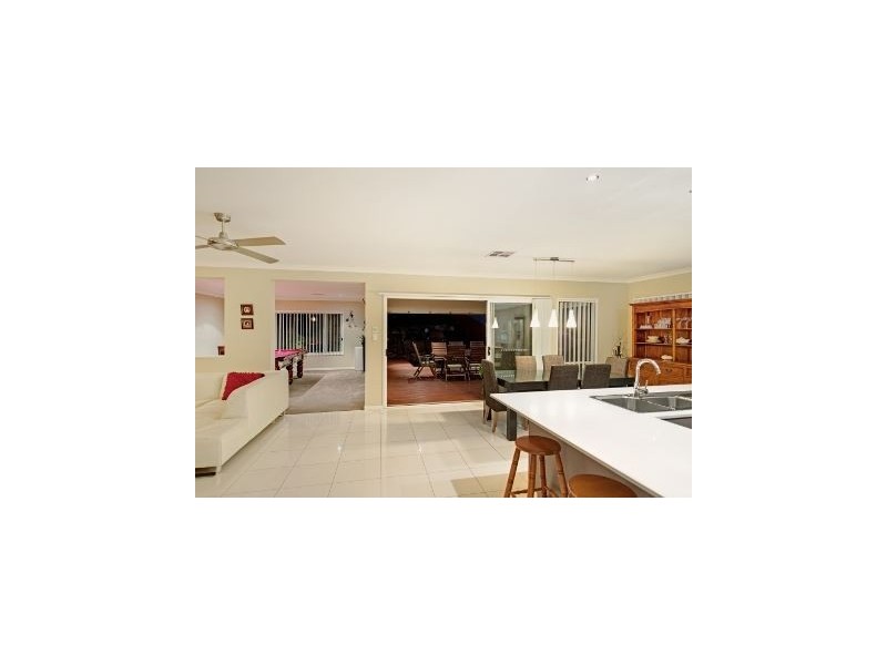 14 Nicklaus Parade, North Lakes QLD 4509