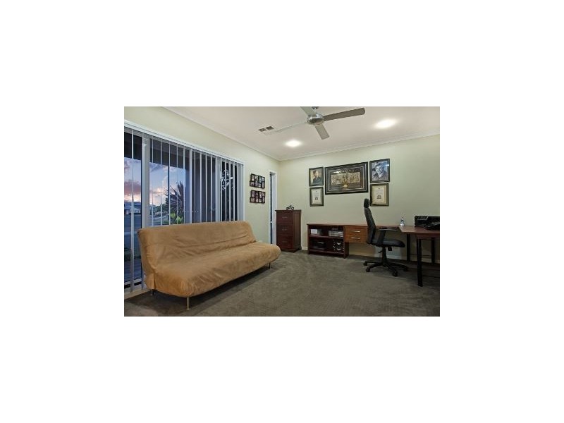 14 Nicklaus Parade, North Lakes QLD 4509