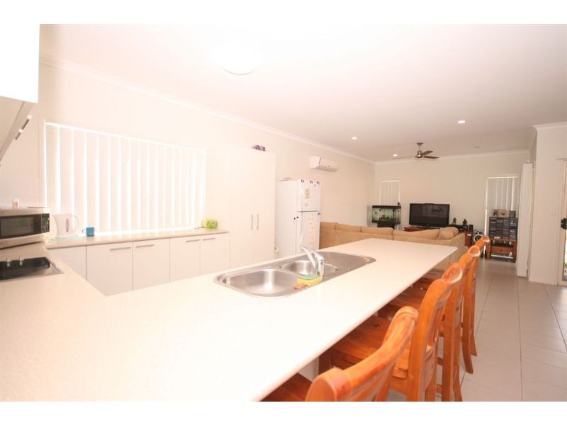 15 Echidna Parade, North Lakes QLD 4509