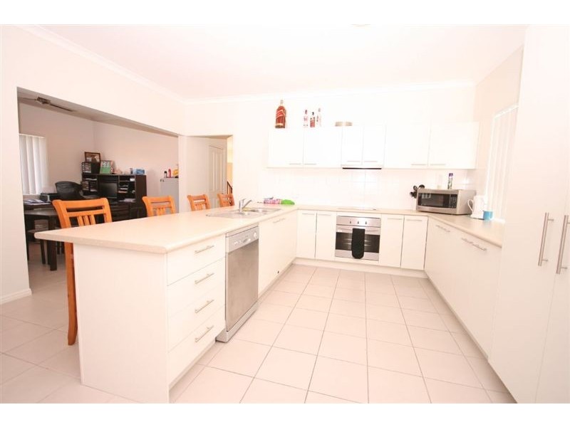 15 Echidna Parade, North Lakes QLD 4509