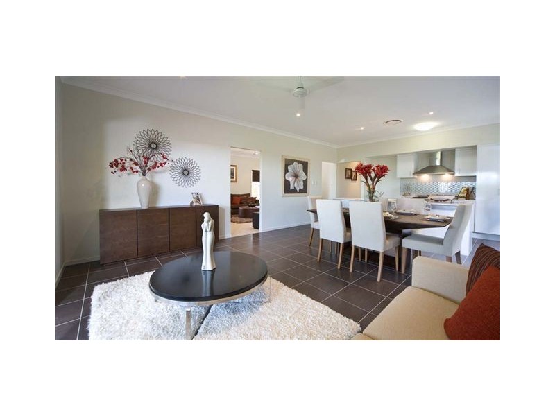 33 Williams Cresent, North Lakes QLD 4509