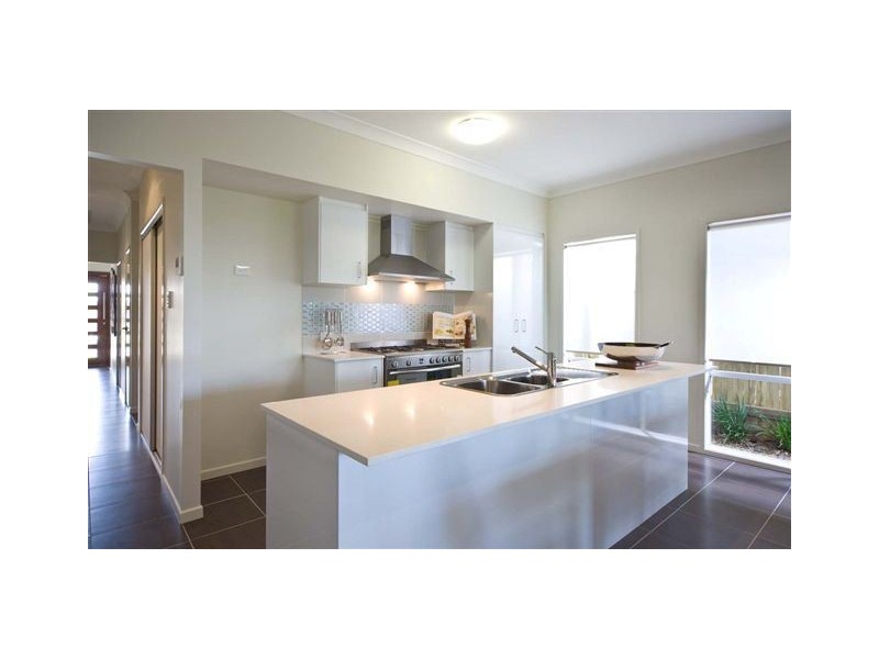 33 Williams Cresent, North Lakes QLD 4509